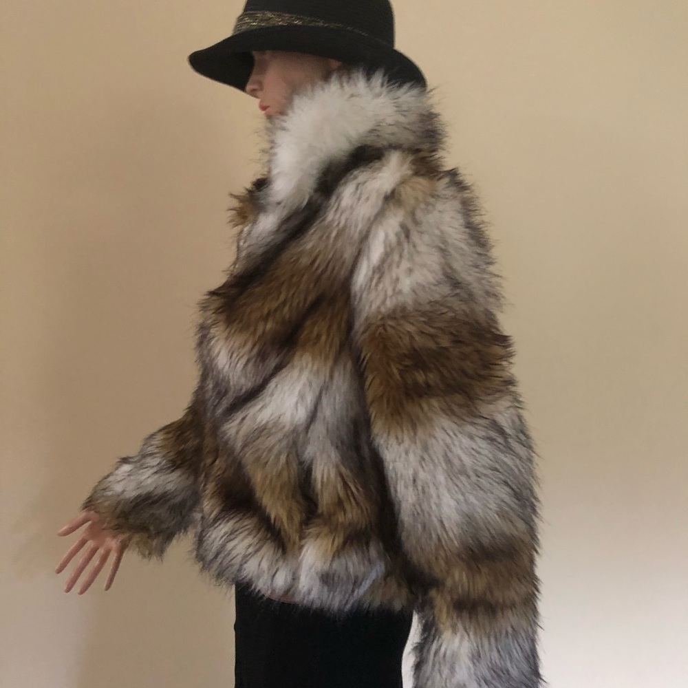 Cute & Cozy Faux Fur Jacket *NEW
